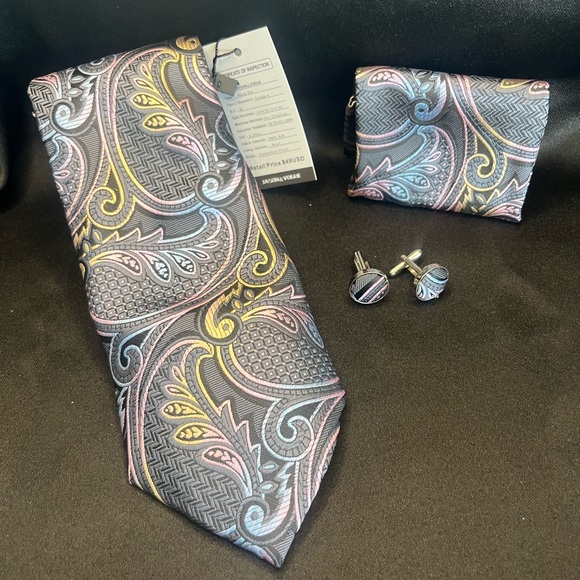Other - Elegant Paisley Tie Set in Black and Gold